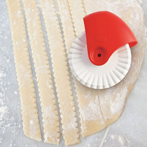 Cortador de Masa Manual con Rueda Dentada para Repostería de Alta Calidad